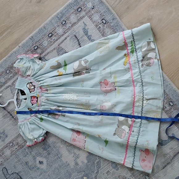 Lil Cactus Girls Smocked Farm Dress Cows, Pigs, Chickens Sz4T - Picture 7 of 7